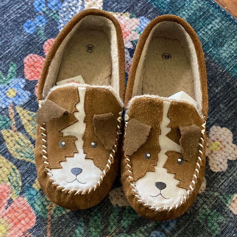 Boden boys suede puppy slippers size 33 $10